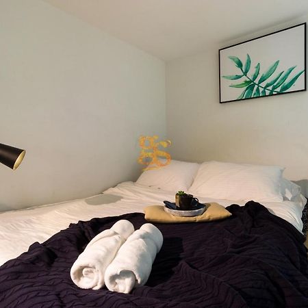 Est Bangsar Kl Sentral By Greater Stay Kuala Lumpur Bagian luar foto