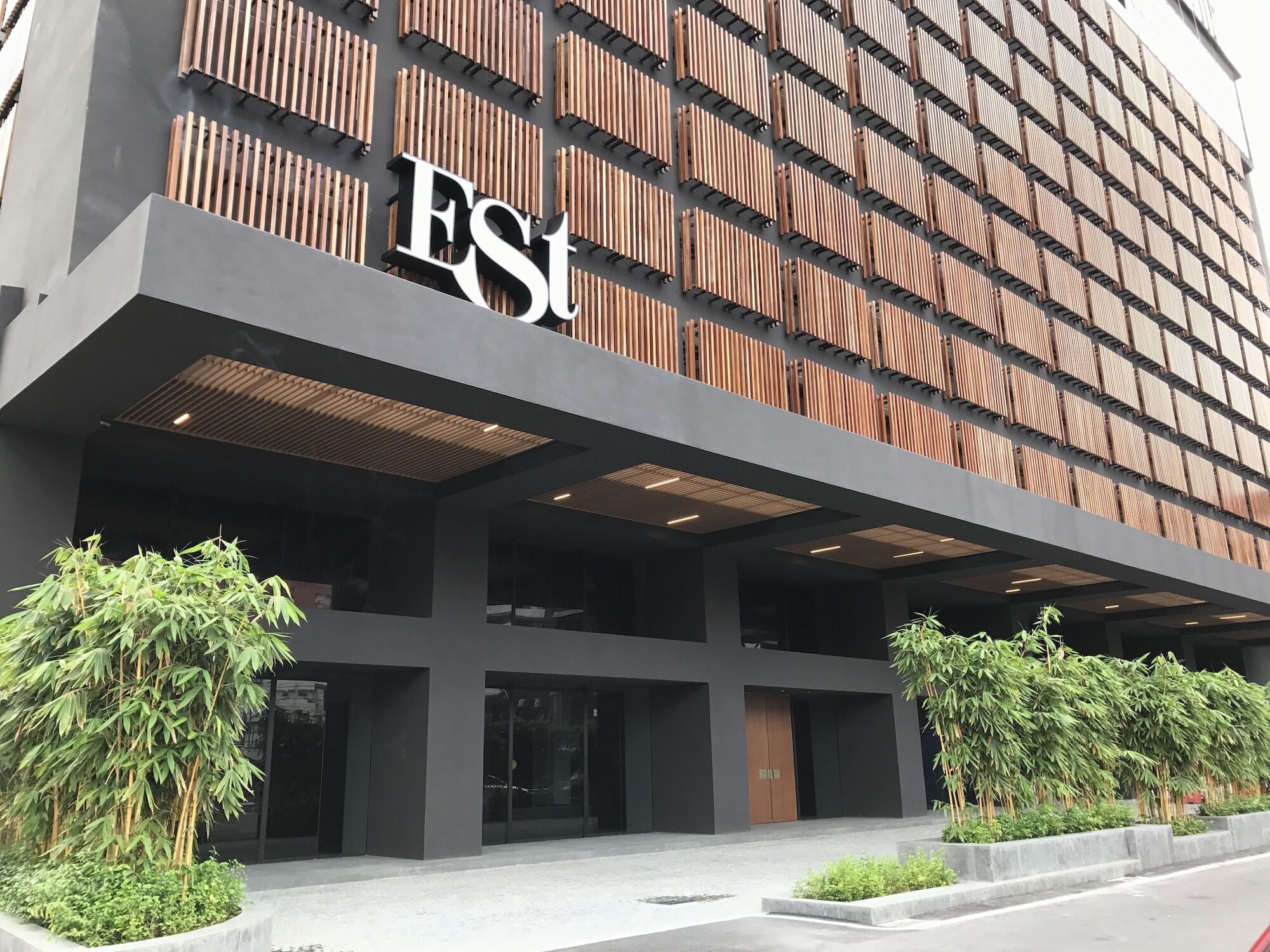 Est Bangsar Kl Sentral By Greater Stay Kuala Lumpur Bagian luar foto